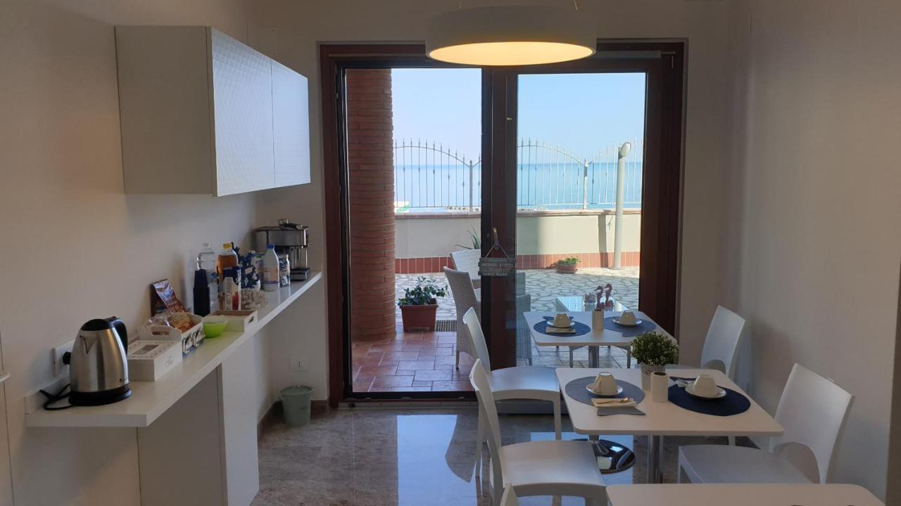 Tramonto Sul Mare Bed and Breakfast Termoli Buitenkant foto