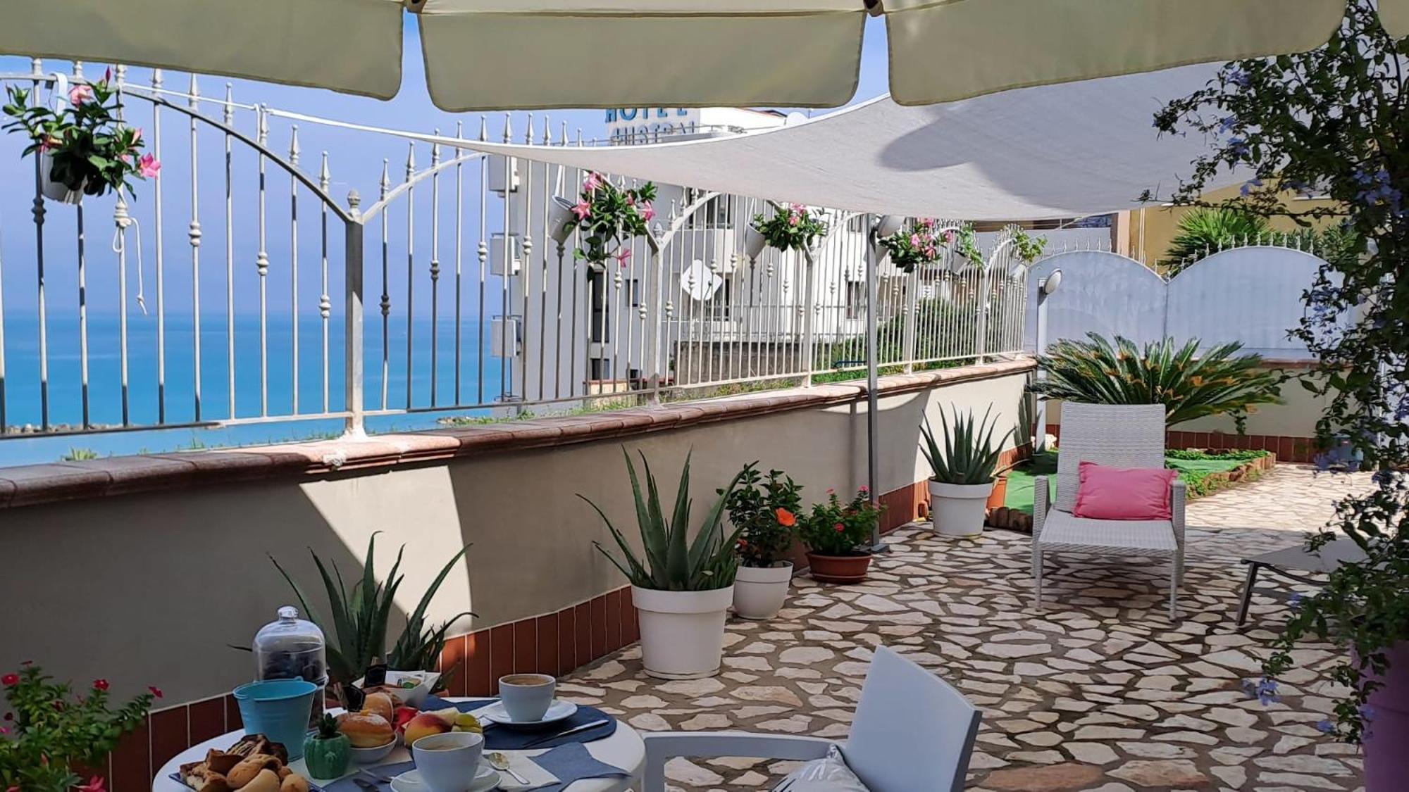 Tramonto Sul Mare Bed and Breakfast Termoli Buitenkant foto